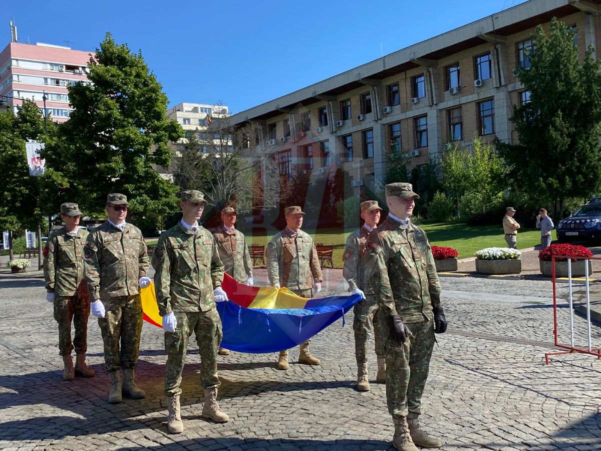 Ziua Drapelului Național al României, sărbătorită la Iași cu o ceremonie militară – GALERIE FOTO