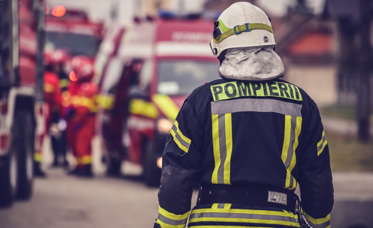 Incendiu de proporții la Vlădiceni! Pompierii ieșeni intervin – UPDATE, VIDEO