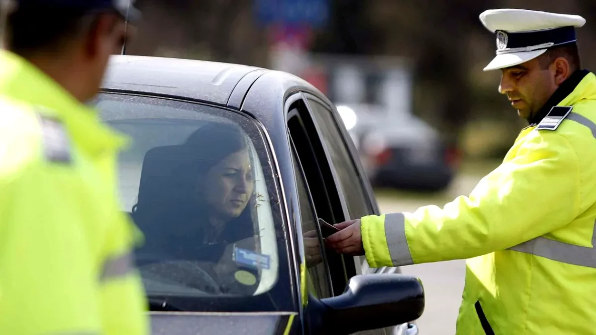 Amenzi de până la 16.000 de lei pentru toți șoferii care fac această greșeală! Ce nu ai voie să faci sub nicio formă când conduci
