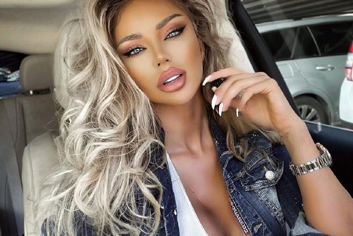 Bianca Drăgușanu, în același loc cu Gabi Bădălău și Alex Bodi. Vedeta a dat nas în nas cu fosții parteneri la un restaurant