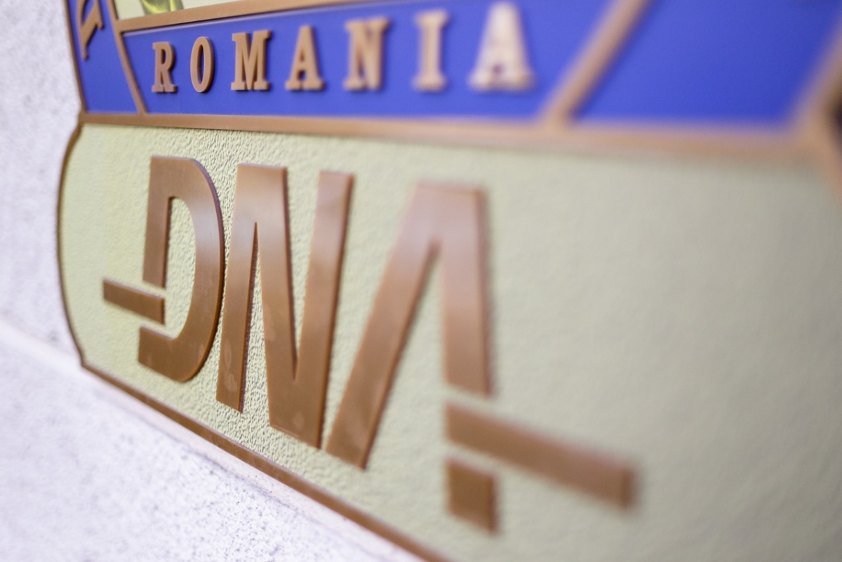 Şeful Administraţiei Judeţene a Finanţelor Publice Giurgiu a fost reținut pentru 24 de ore. Ce acuzații i se aduc