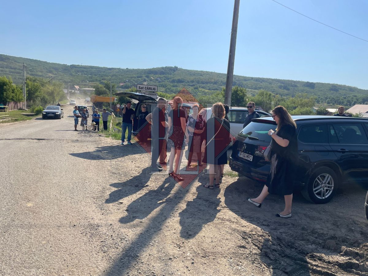 Curg râuri de lacrimi la Popricani. Acum Diana, tânăra omorâtă de urs în Bușteni este condusă spre cimitir -FOTO