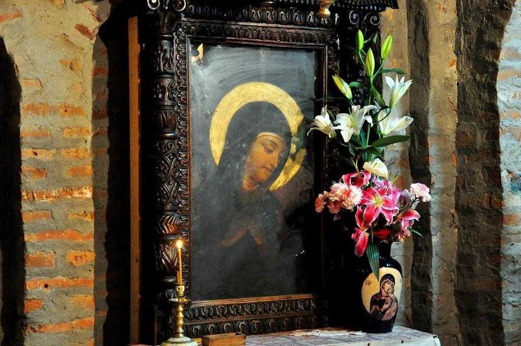 Icoana Făcătoare de Minuni de la Mănăstirea Rohia, oferă binecuvântare și ajutor
