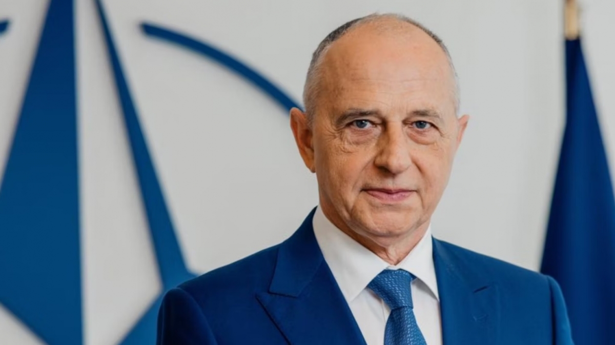Mircea Geoană este acuzat că își face campanie pentru alegerile prezidențiale folosind NATO