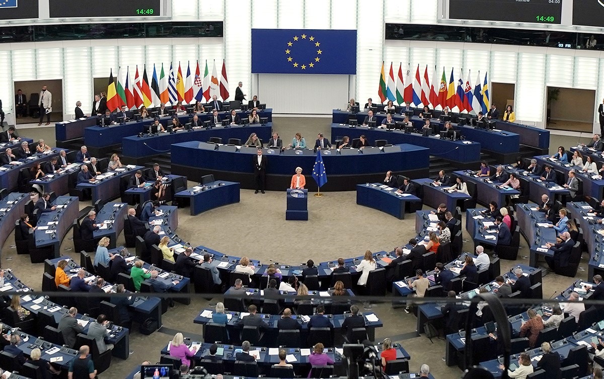 Plenul Parlamentului European a votat doi români în funcții de vicepreședinte