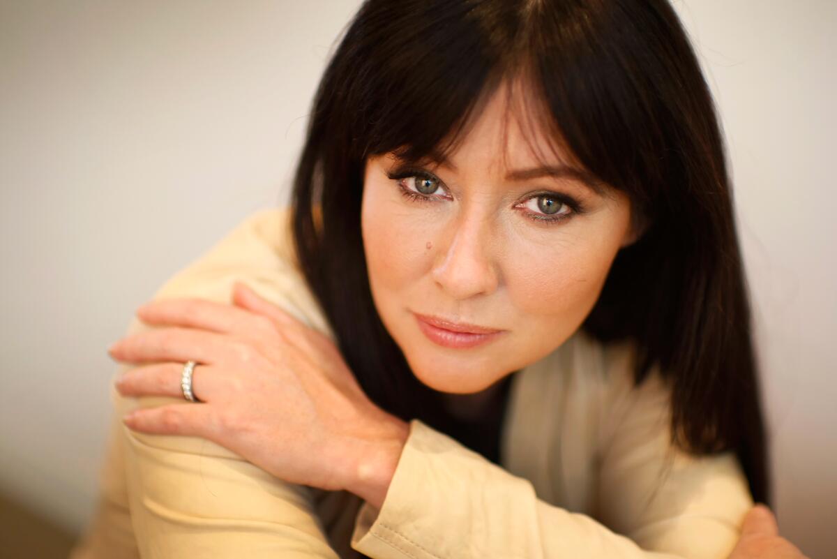 Medicul lui Shannen Doherty, despre ultimele clipe din viața actriței. “Nu era pregătită să plece pentru că iubea viața”