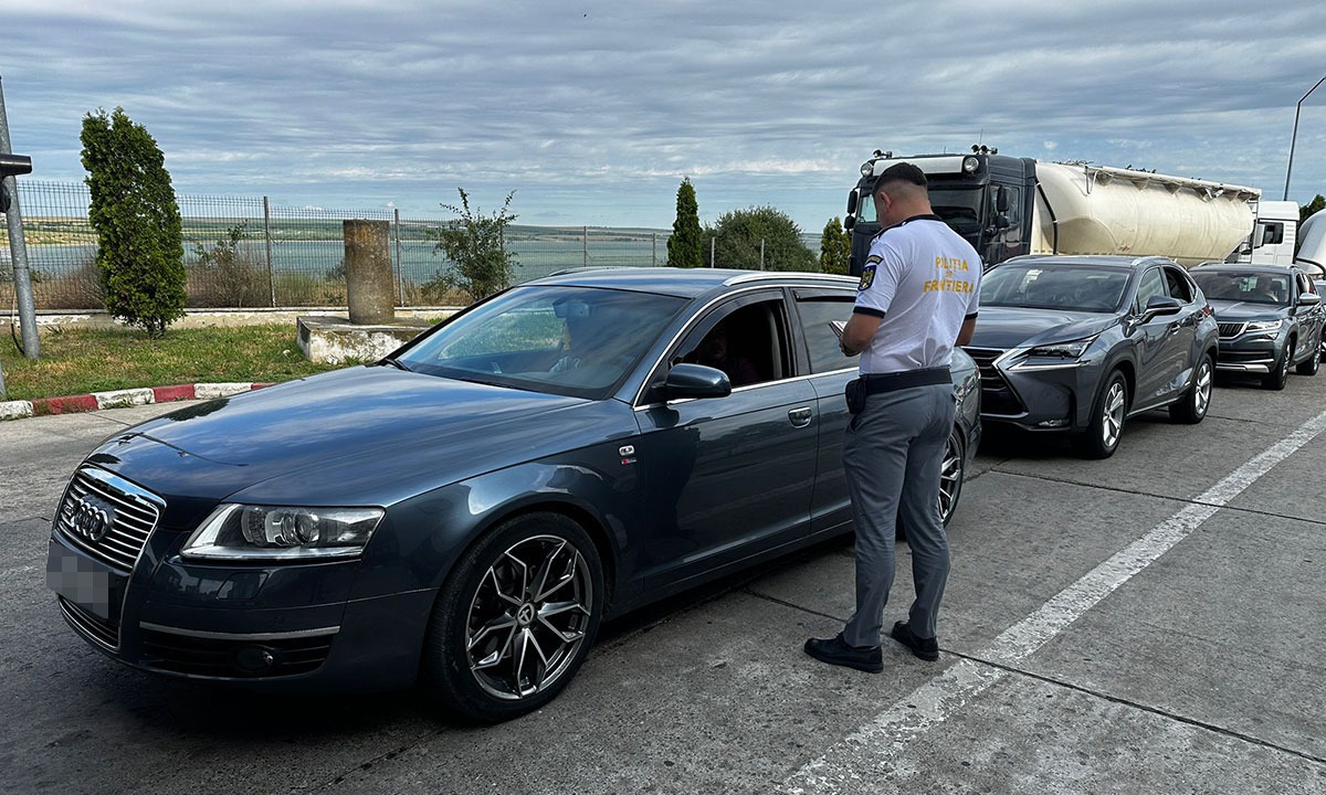 Condamnat la închisoare, depistat la intrarea în țară și predat autorităților competente
