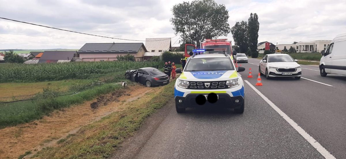 Accident rutier la Iași. Un autoturism a intrat într-un stâlp – UPDATE