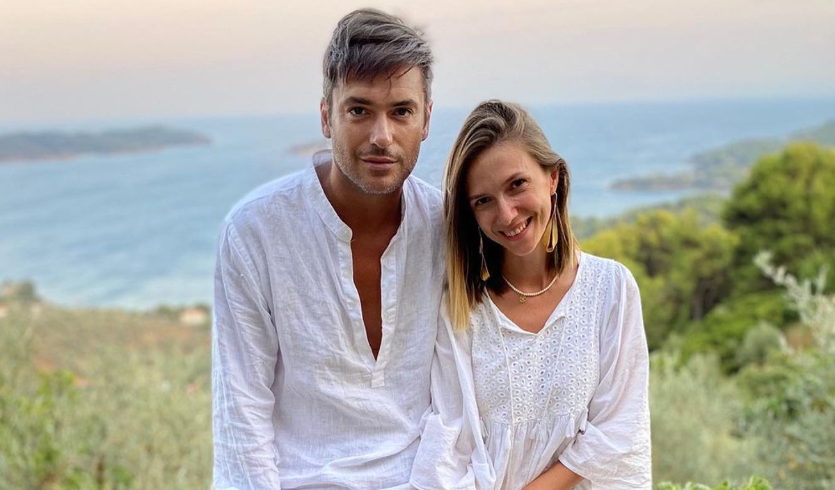 Iată cum arată casa pe care Adela Popescu și Radu Vâlcan o construiesc la Șușani. „Va fi o casă cu obloane din lemn…”