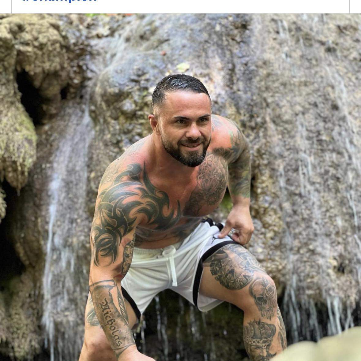 Vedetă acuzată că acționat în stil mafiot, a răpit și bătut un afacerist! Campionul MMA are liber la program