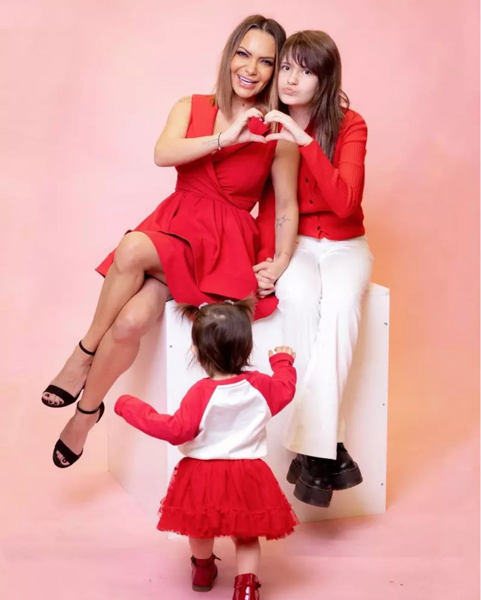 Andreea Antonescu s-a pozat în costum de baie și e mai fierbinte ca vara. Reacțiile fanilor nu s-au lăsat așteptate