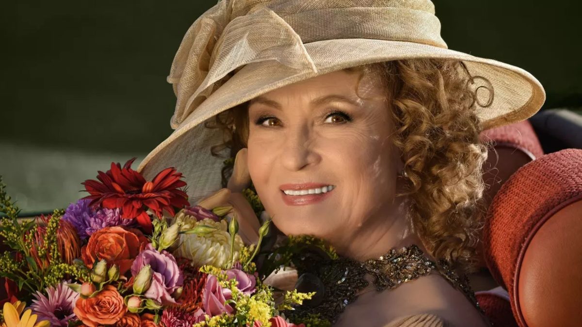 Angela Similea, regina eleganței în vacanța din Italia. Cum s-a pozat marea artistă, la vârsta de 78 de ani