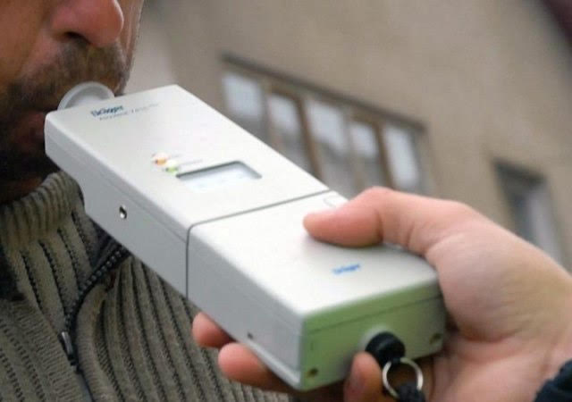 Șoferii pot rămâne fără permis și de la pastilele de răceală. Poliția a recunoscut că aparatele DrugTest dau erori mari