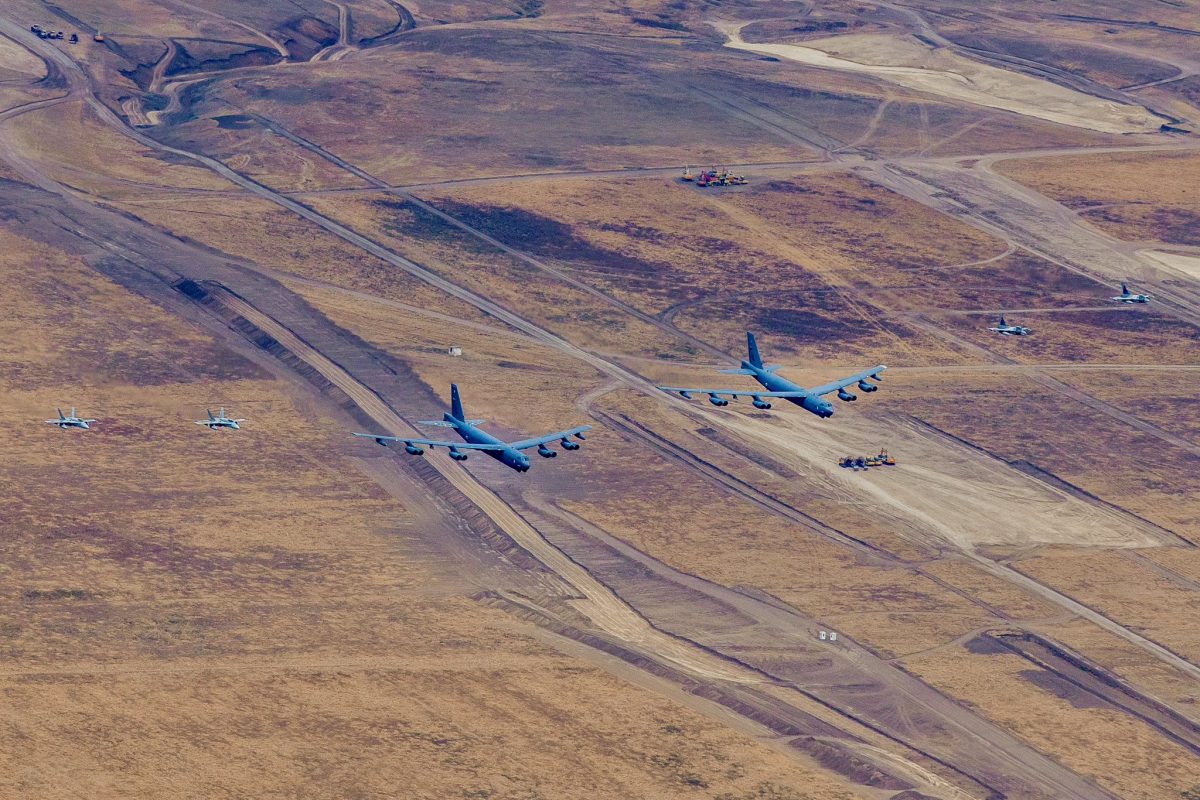 Două aeronave strategice americane, interceptate de avioane rusești. Au aterizat la Baza Kogălniceanu