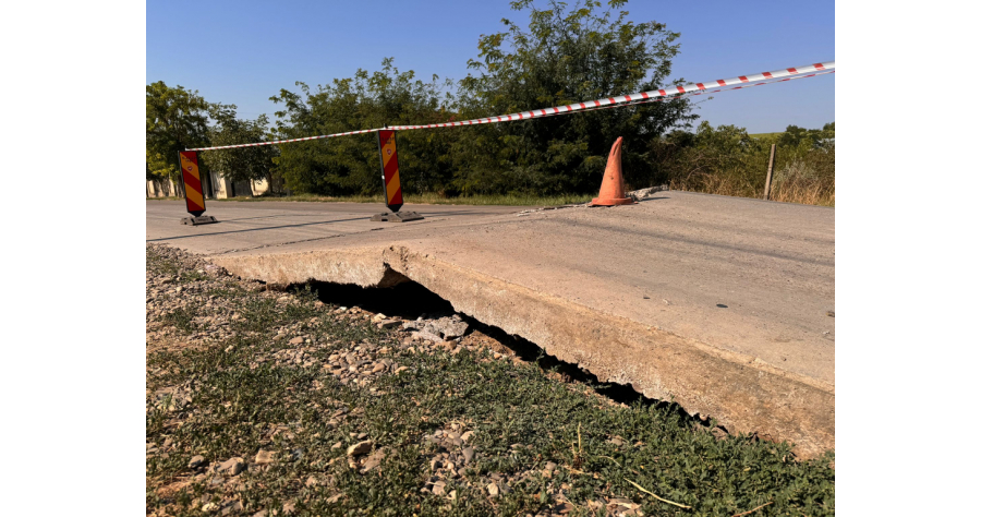 Lucrări de urgență din cauza caniculei la Iași. Șoferii trebuie să fie atenți din cauza capcanelor de pe drum