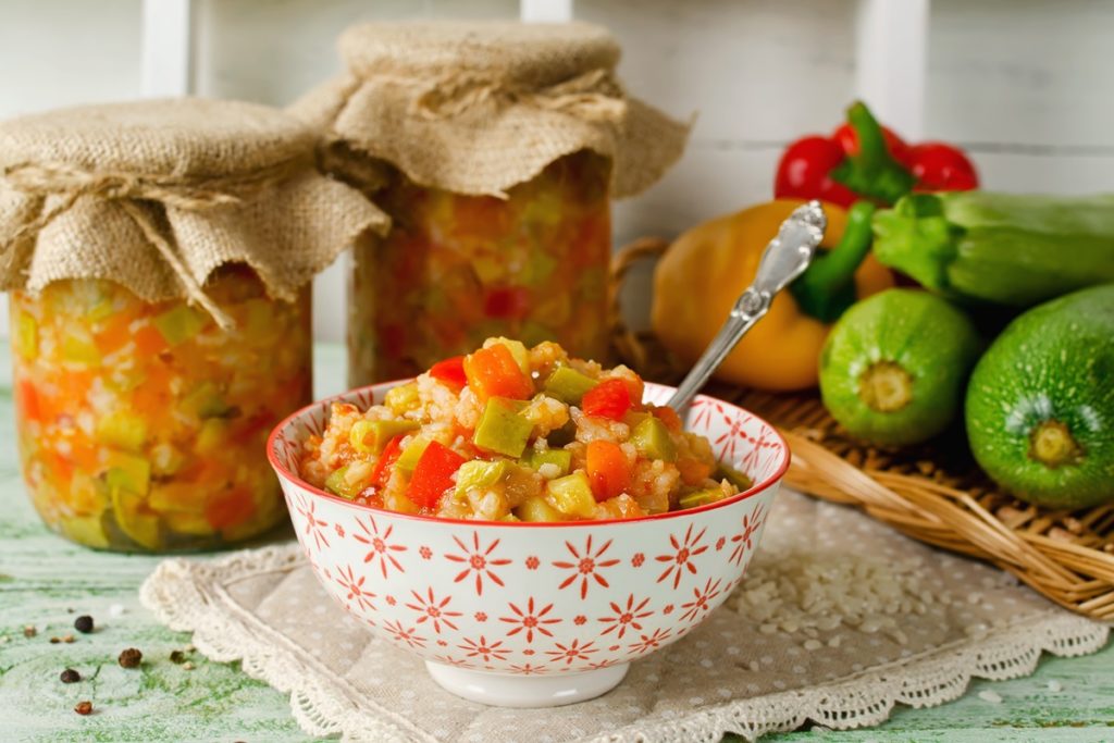 Tocană de dovlecei cu orez pentru iarnă. O aromă de vară pentru lunile reci!