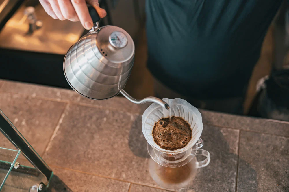 Cum să faci cea mai aromată cafea la tine acasă! Ingredientul secret dezvăluit de experți