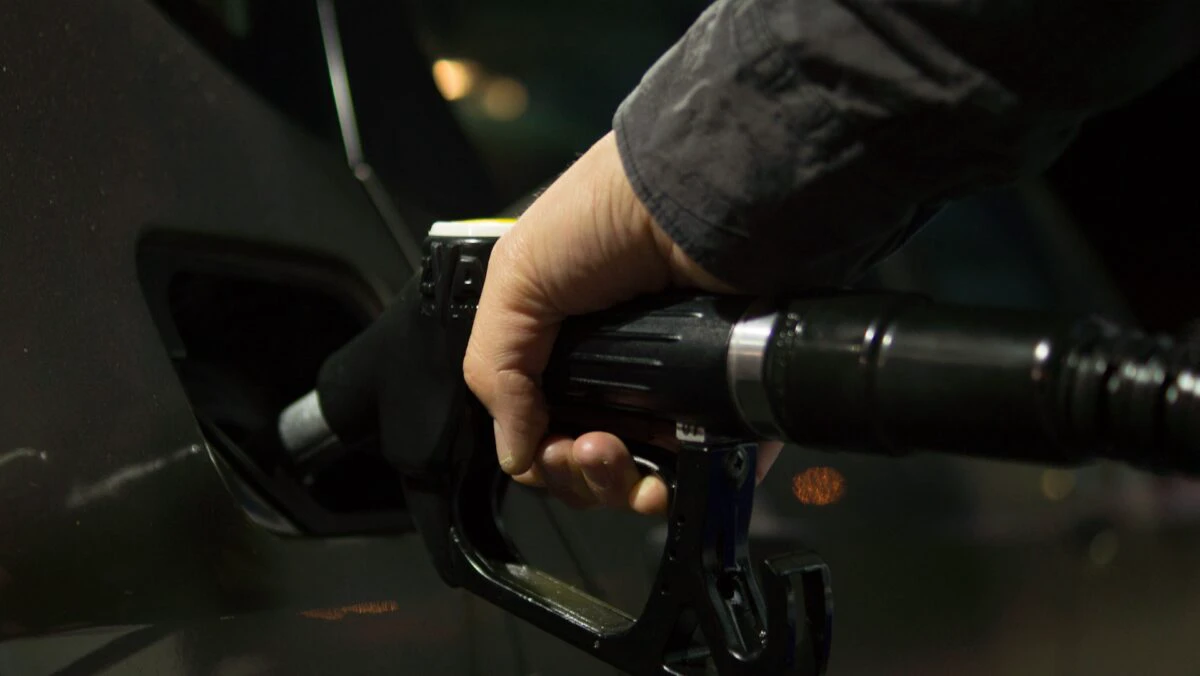 Vești importante pentru șoferi! Cât e un litru de benzină și motorină joi, 18 iulie