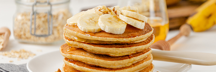 Cea mai delicioasă rețetă de clătite americane cu banane. Se face simplu și doar cu câteva ingrediente