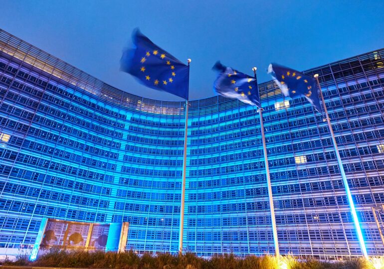 Comisia Europeană a aprobat plata către Ucraina a unei noi tranşe din ajutorul de 50 de miliarde de euro