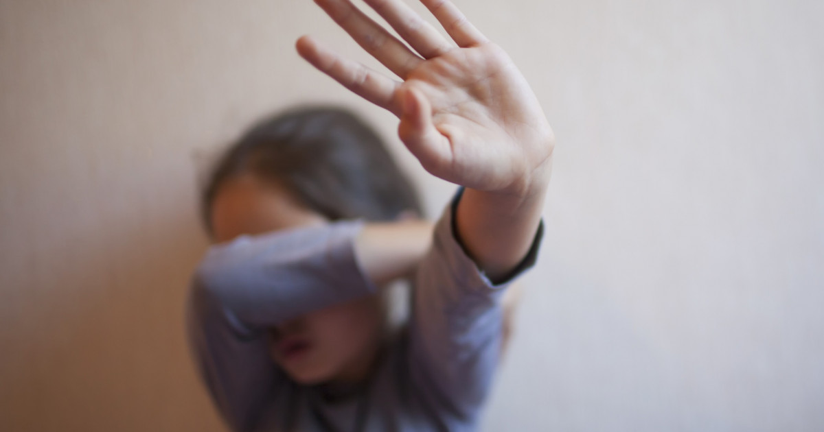 Acuzații grave împotriva unui angajat al unui loc de joacă! Ar fi agresat sexual o fetiță de doar 4 ani