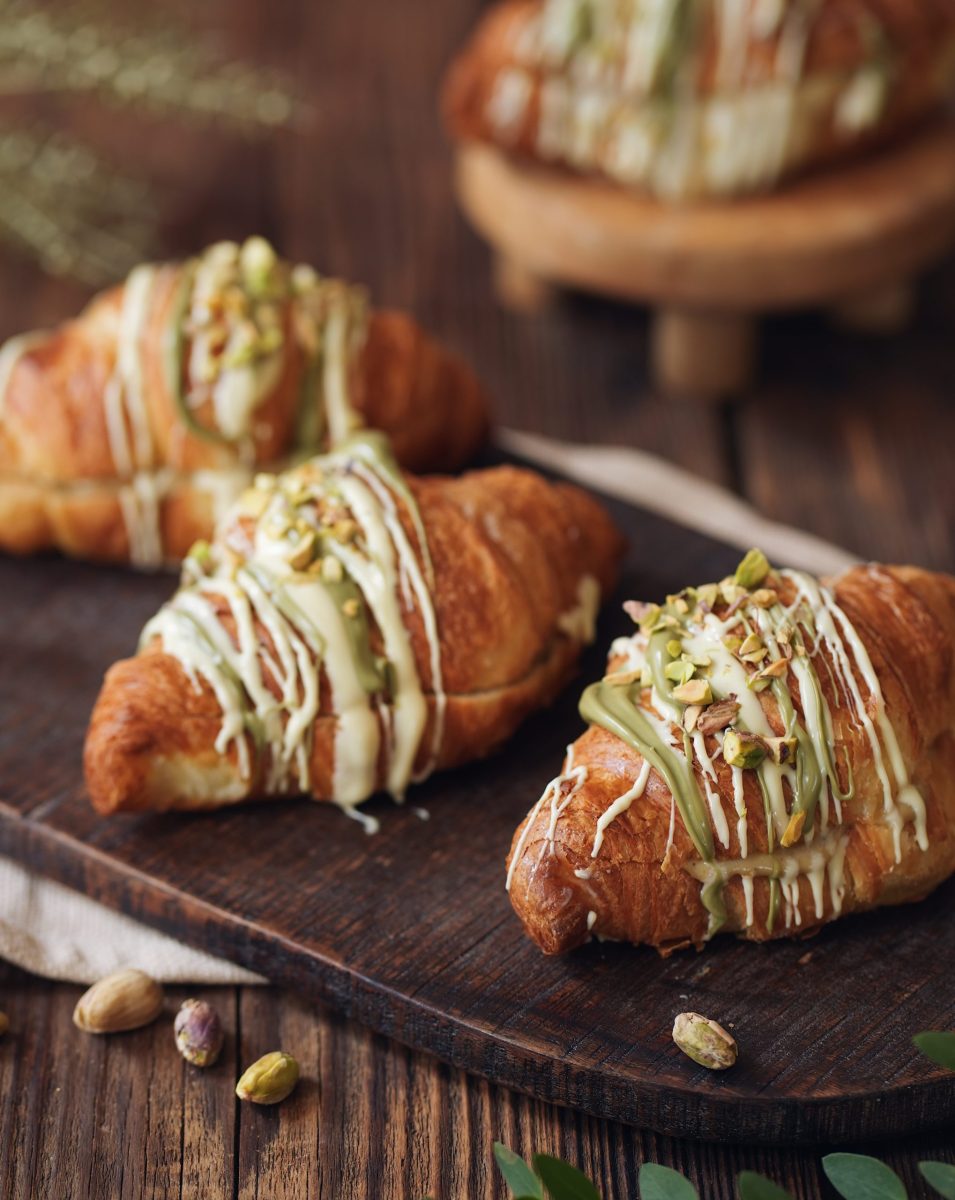 Cornulețe cu cremă de fistic. Vor ieși fragede și aromate!