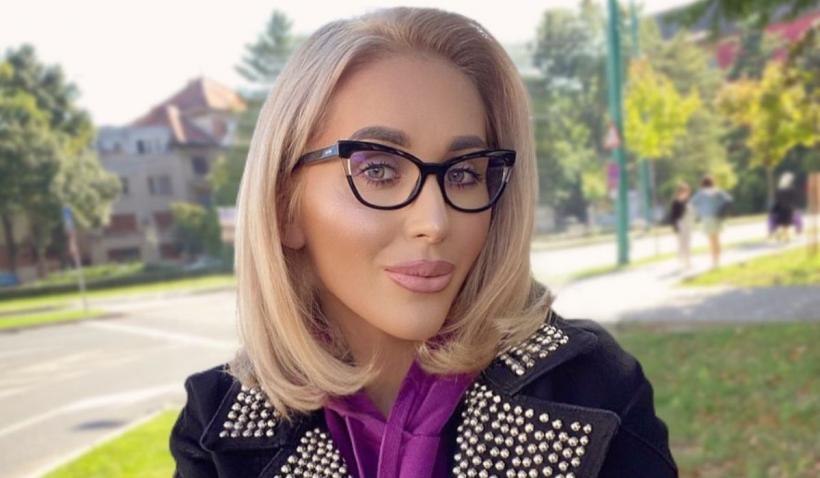 Dana Roba și fosta soacră s-au întâlnit la tribunal chiar în procesul pe care femeia i l-a deschis make-up artistei. Și-au aruncat cuvinte grele