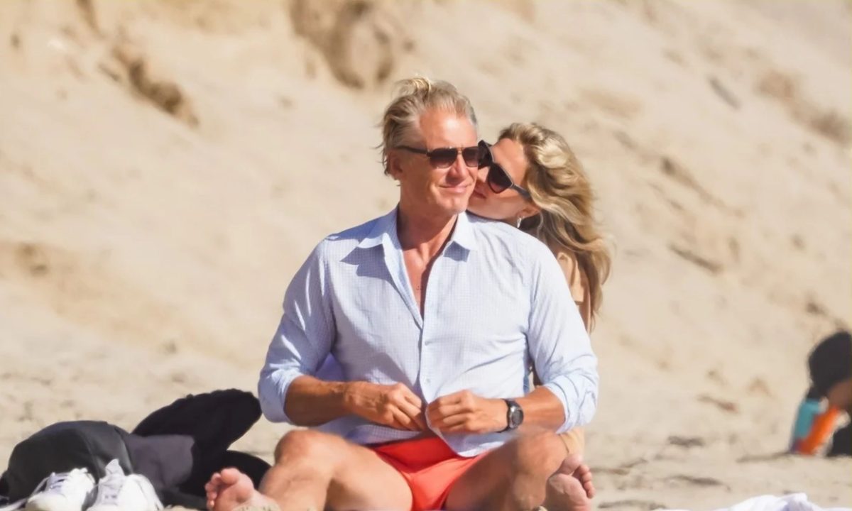 Dolph Lundgren, surprins pe plajă cu soția și fiica. Cele două sunt de vârstă apropiată