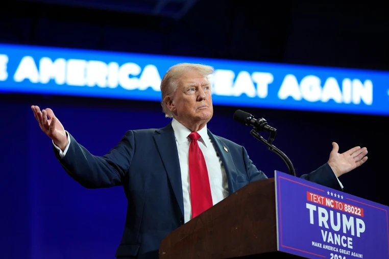 Trump creează confuzie printre creștini: „Vă iubesc, ieşiţi, trebuie să ieşiţi şi să votaţi. În patru ani nu va mai trebui să votaţi”