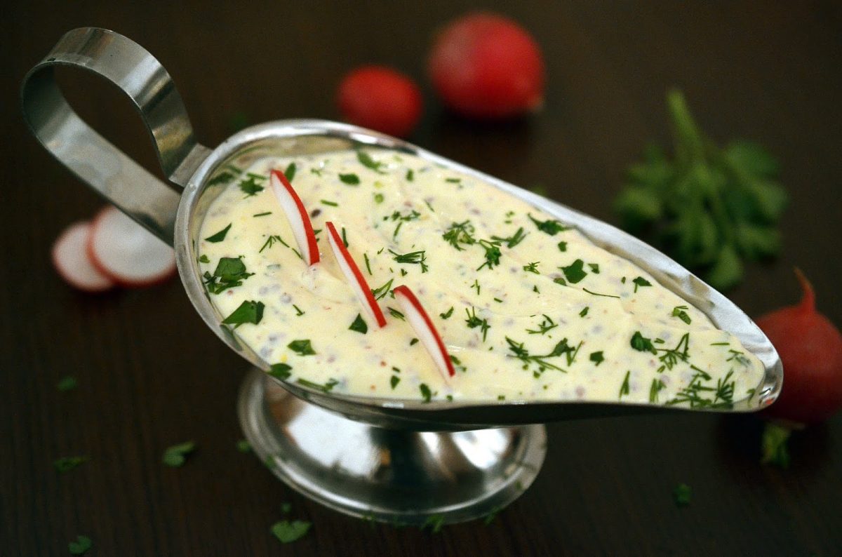 Dressing cu iaurt și muștar, perfect pentru salate! Îl poți face în mai puțin de 5 minute