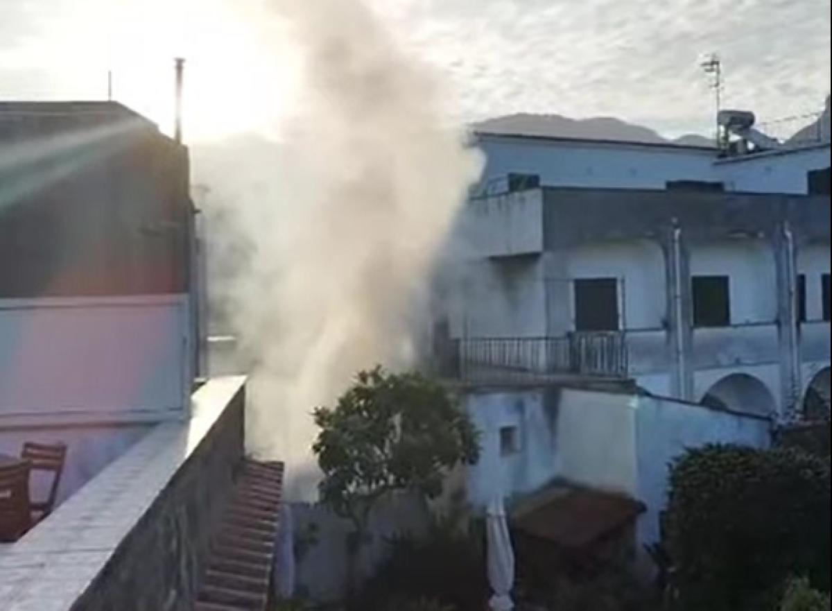 Un român aflat în arest la domiciliu în Italia și-a aruncat în aer apartamentul – VIDEO