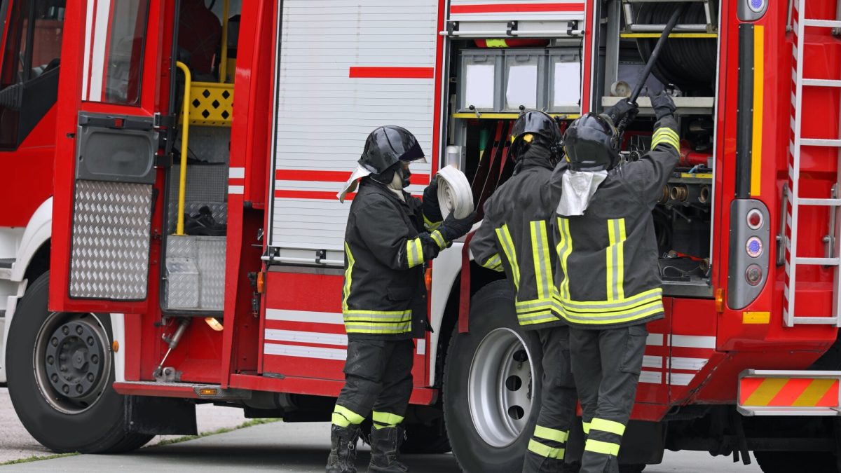 Incendiu lângă un azil de bătrâni din Constanța