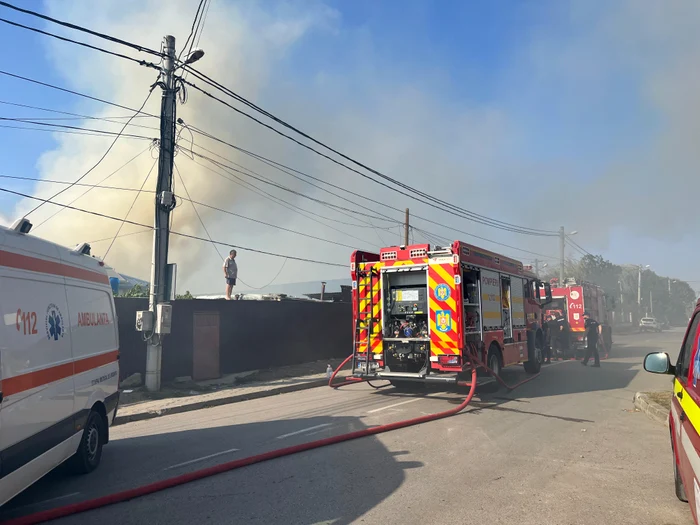 Incendiu puternic la un azil de bătrâni! A fost activat Planul Roșu de Intervenție