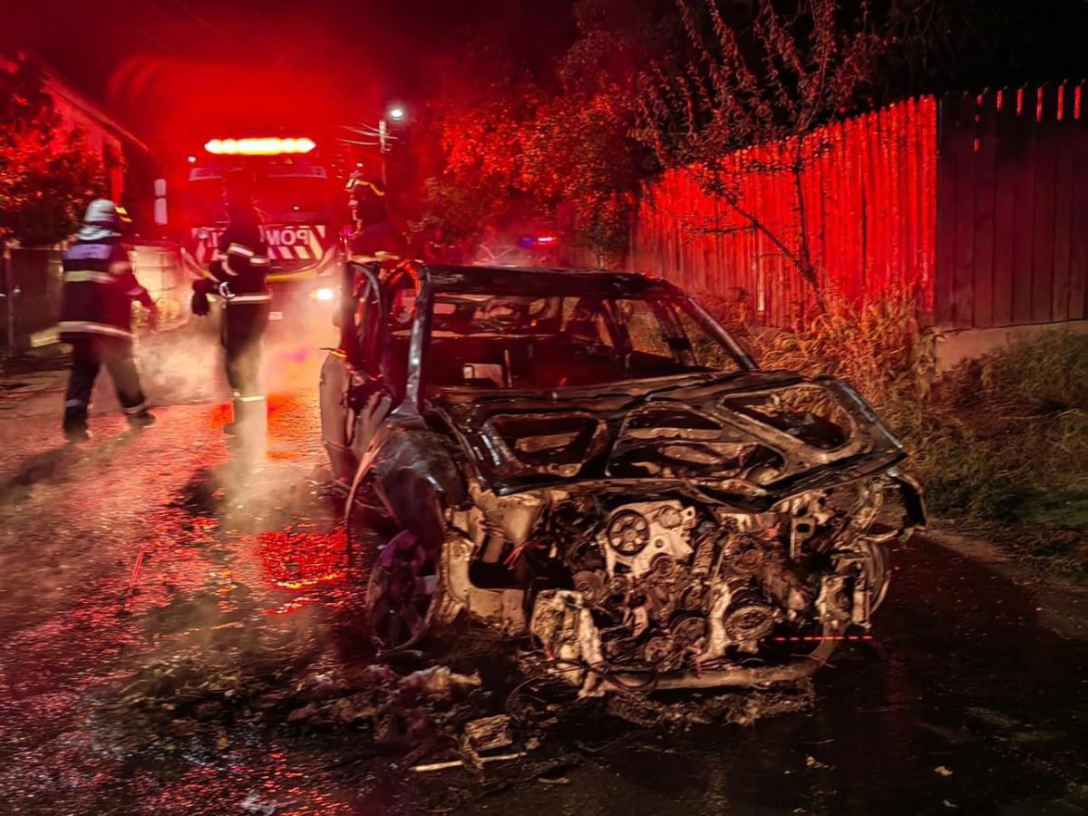 Incendiu la Ciurea! Un autoturism a fost făcut scrum