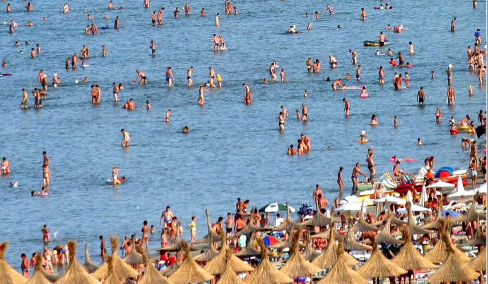 Cu câți bani merg la mare românii. Cele trei stațiuni care sunt în top