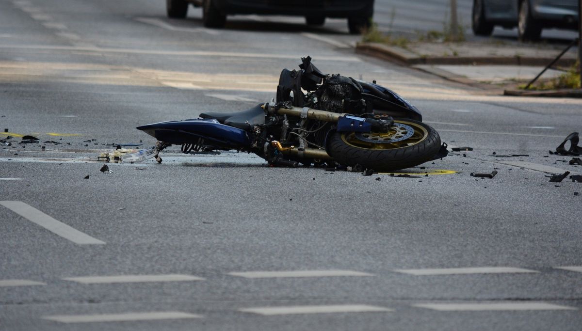 Accident rutier în apropiere de Năvodari. Trei motocicliste au intrat într-un TIR – VIDEO