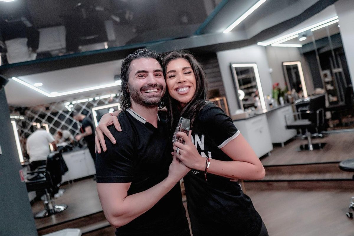 Pepe și Yasmine Pascu, în vacanță alături de fiicele artistului din fosta căsnicie și de fiul lor! Cum se descurcă cei doi