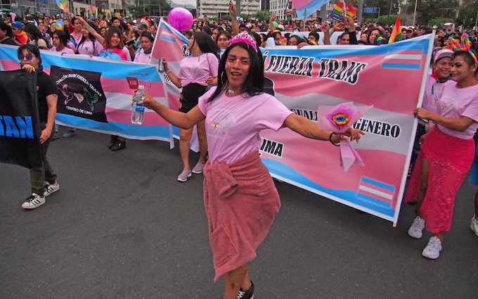 Peru clasifică identitățile transgender drept persoane cu „probleme de sănătate mintală” în noua lege