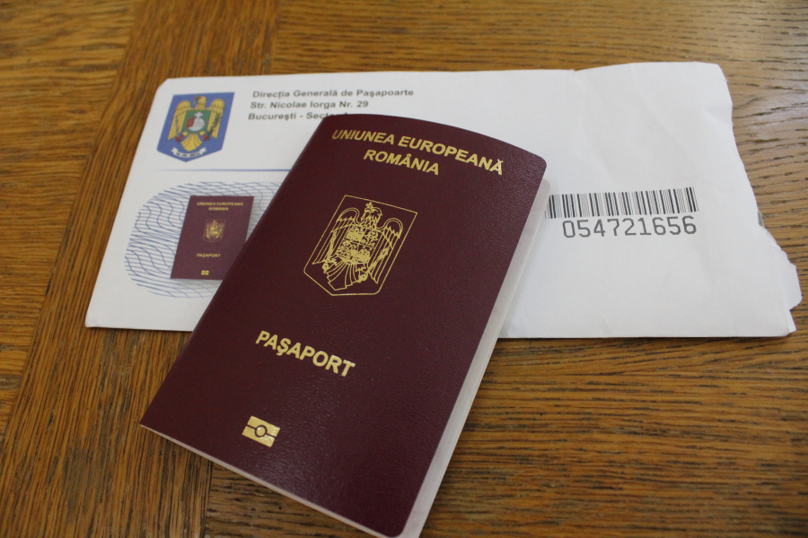 Dacă pleci în vacanță în străinătate, trebuie să știi asta! Se schimbă regulile la eliberarea paşaportului!
