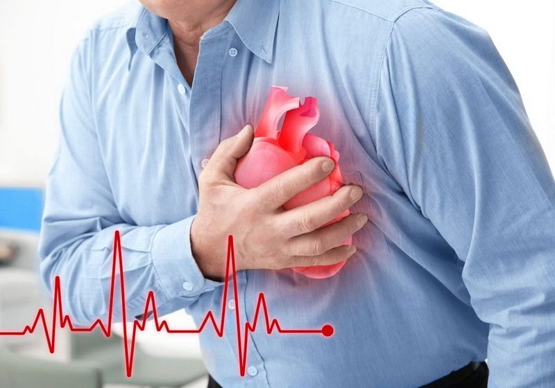 Semne infarct. Cum îți poți da seama din timp de apariția lui și cum poți oferi primul ajutor