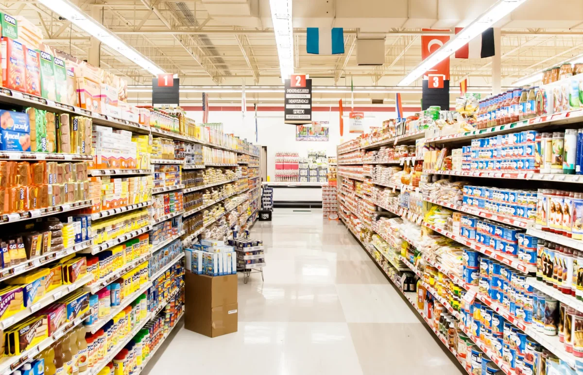 Reguli stricte în supermarketuri. Amenzile pot ajunge până la 4.000 lei