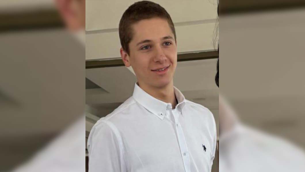 Acest tânăr este căutat de poliție! Dacă l-ați văzut, sunați la 112