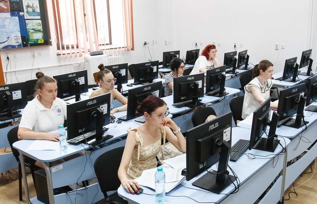 Call Center-ul dedicat admiterii la UAIC Iași și-a început activitatea