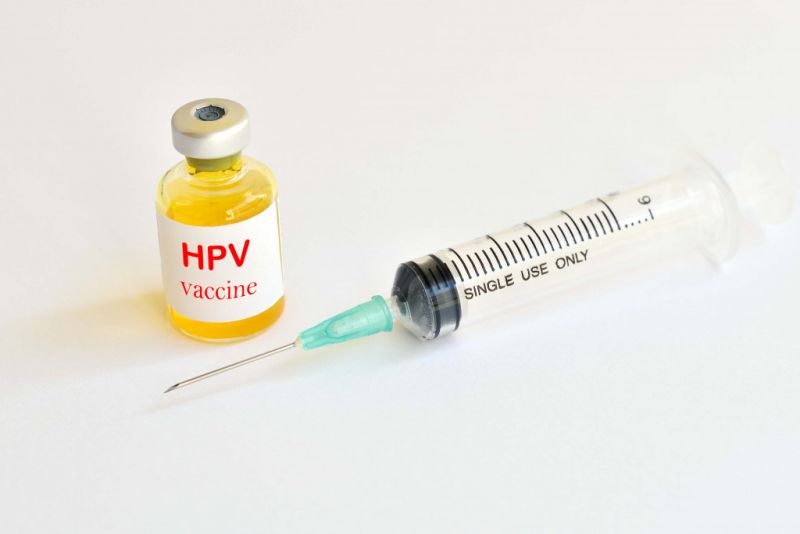 Cine se bucură de vaccin HPV gratuit. Prevenirea cancerului de col uterin