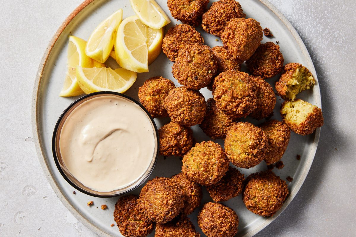 Rețeta de falafel! Ce mai gustoase chiftele libaneze din năut!