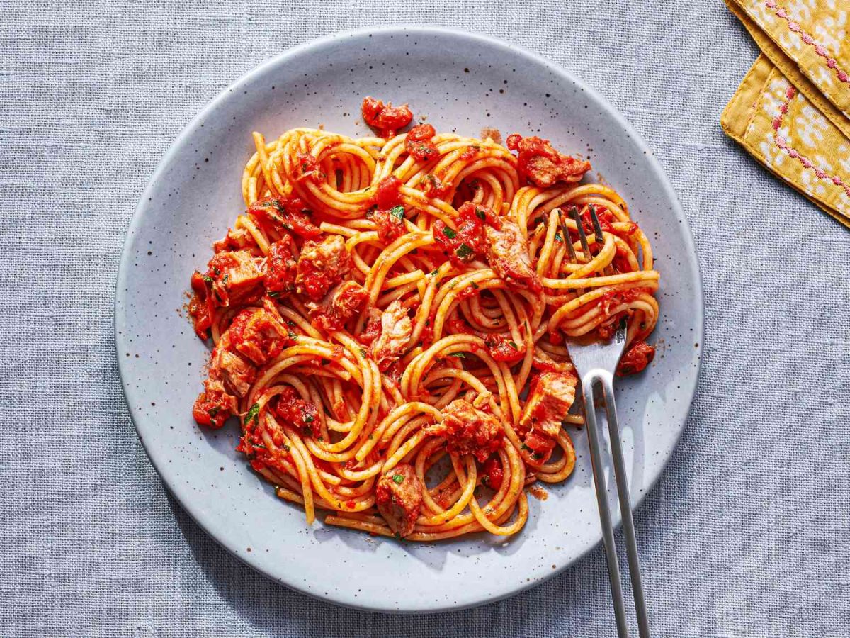Spaghete cu ton, un deliciu pentru întreaga familie! Cea mai rapidă rețetă!