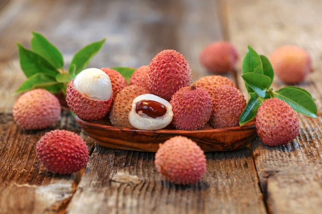 Litchi sau pruna chinezească, pot mânca și copiii?
