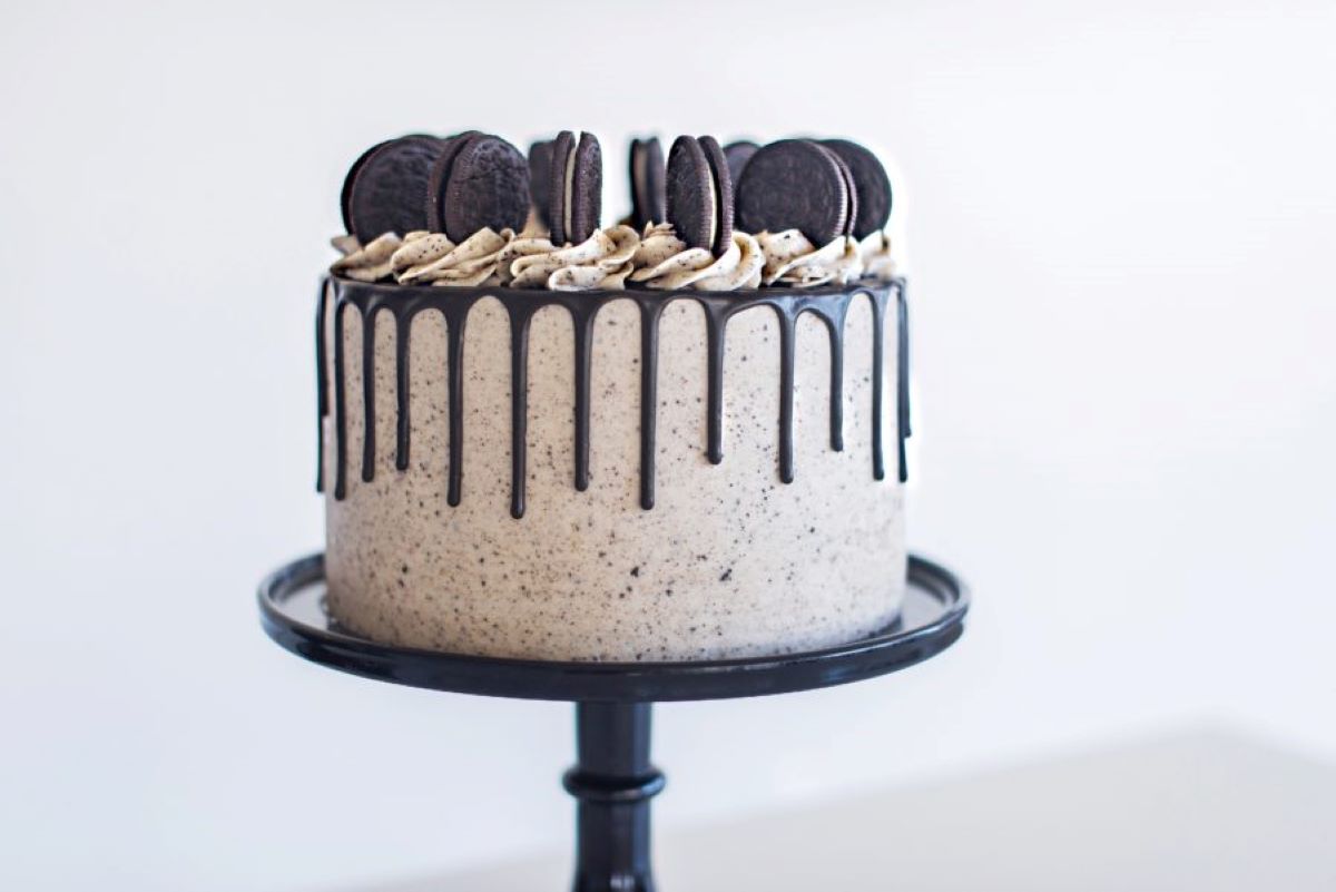 Tort oreo cu mascarpone și ciocolată, fără coacere! O rețetă ușoară și rapidă cu puține ingrediente!