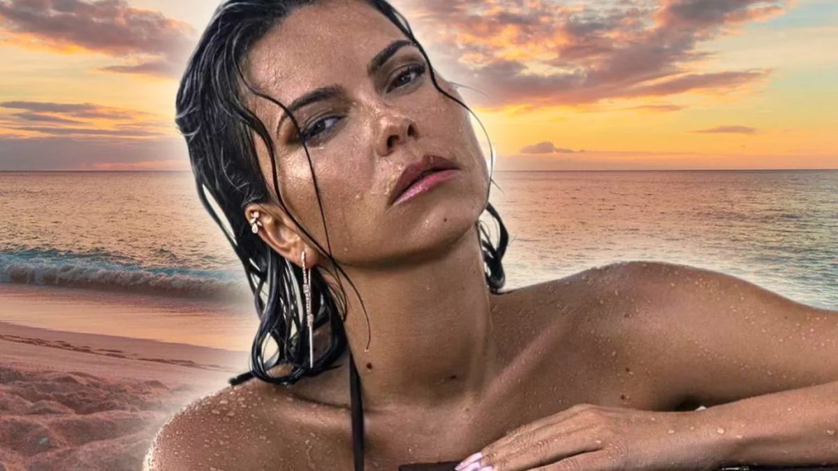 Inna, senzuală, în costum de baie, cu posteriorul în prim-plan! Cum a arătat artista la plajă