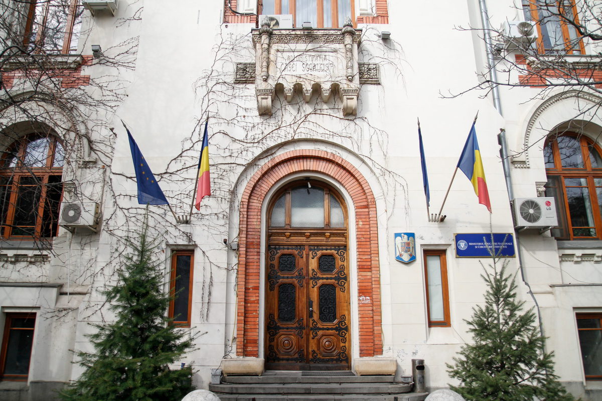 Ministerul Educaţiei vrea ca universităţile să examineze şi să soluţioneze inclusiv sesizările anonime de hărţuire sexuală
